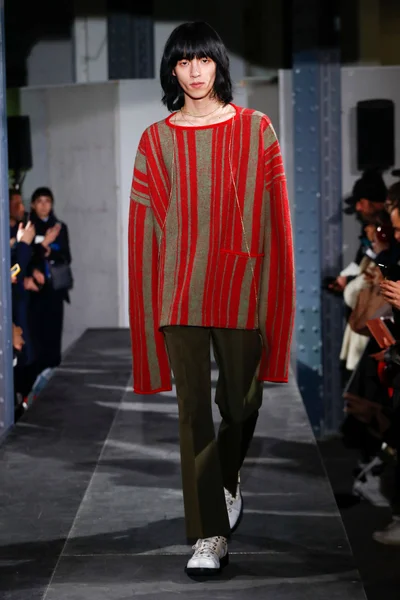Look 1